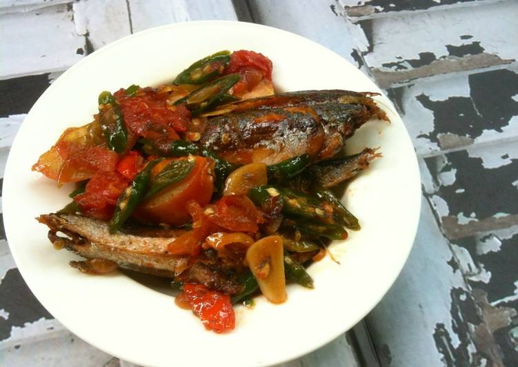 Resep Tumis Ikan Keranjang/Ikan Pindang Lezat