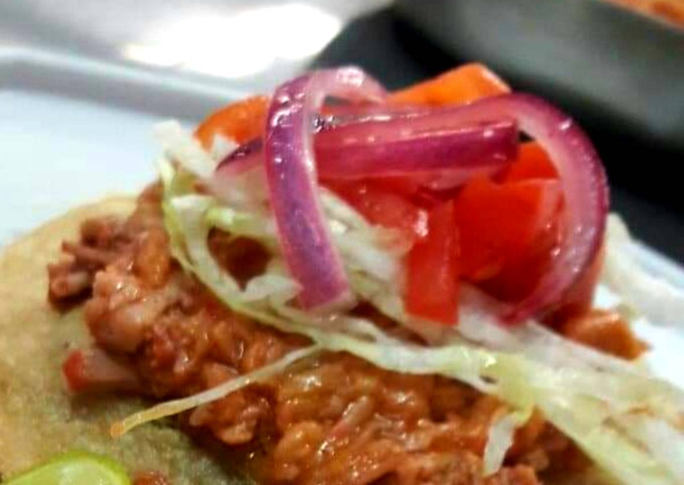 Panucho de cochinita pibil