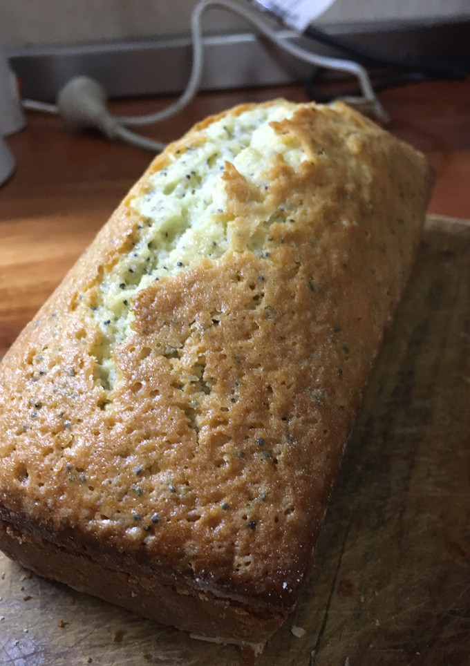 Una foto de Budín de limón con amapola