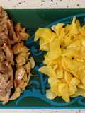 Chuletas de cerdo con patatas fritas