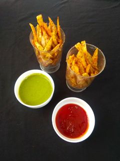 पेरी पेरी फ्रेंच फ्राईज (peri peri french fries recipe in marathi) रेसिपी चे मुख्य फोटो 