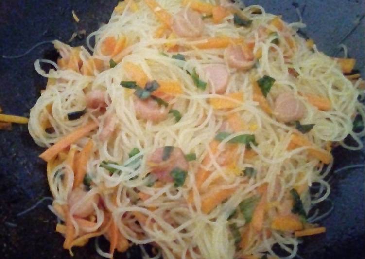 Recipe of Appetizing Stir Fry Mixed Vermicelli Noodle (Simple)
