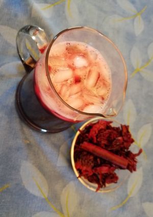 Una foto de Agua de jamaica especiada