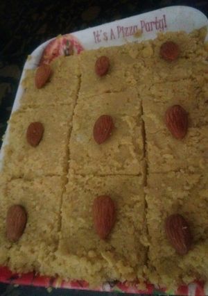 A picture of Besan burfi in Microwave.