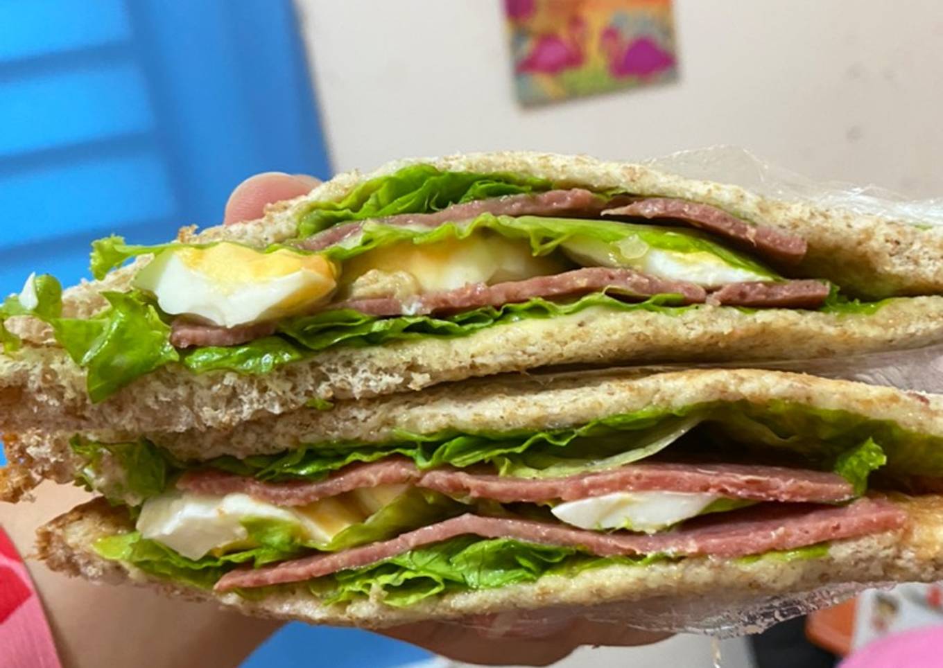 Sandwich gandum simple untuk sarapan