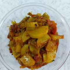 A picture of Potato with capsicum.