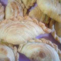รูปของ Karipap pusing(spiral chicken curry puff)