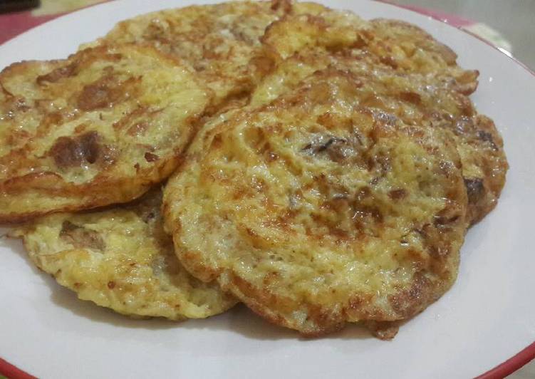 Dorayaki egg with abon