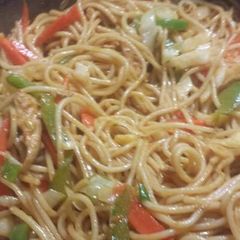 A picture of Chinese sphageti.