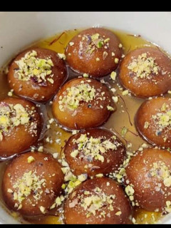 गुलाब जामुन (gulab jamun recipe in Hindi) रेसिपी मुख्य फोटो