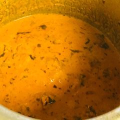 A picture of Dam ka chicken.