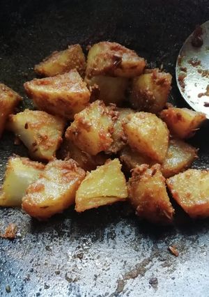 A picture of Dry potato masala.