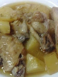Una foto de Guiso de alas de pollo en salsa verde