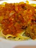 Fettuccine con salsa boloñesa