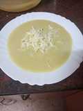 Crema de puerros y calabacín con queso majorero para estudiantes