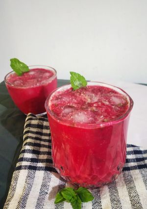 A picture of Tadke Wala Beetroot Chaas.