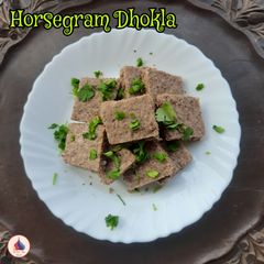 A picture of Horse gram Dhokla.