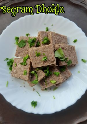 A picture of Horse gram Dhokla.