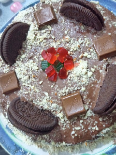 ઓરિઓ બિસ્કીટ ચોકલેટ કેક (Oreo Biscuit chocolate cake recipe in Gujarati) રેસીપી મુખ્ય ફોટો