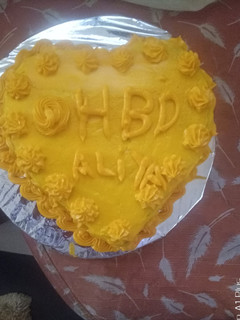 A picture of Vanilla yellow cake.