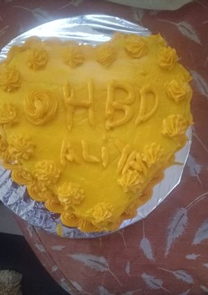 A picture of Vanilla yellow cake.