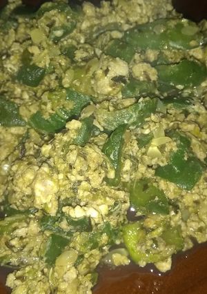 Una foto de Zapallitos revueltos con huevo y queso