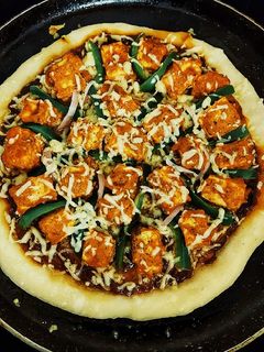 பன்னீர் பீட்ஸா(paneer pizza recipe in tamil) செய்முறை முக்கிய புகைப்படம்