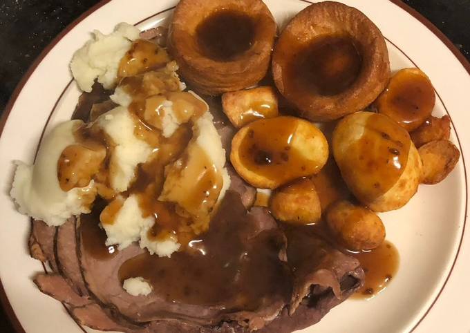 Roast Beef Mash Roast Potatoes And Yorkshire Puddings Recipe By