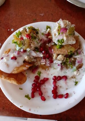 A picture of Bread Bhalla chaat.