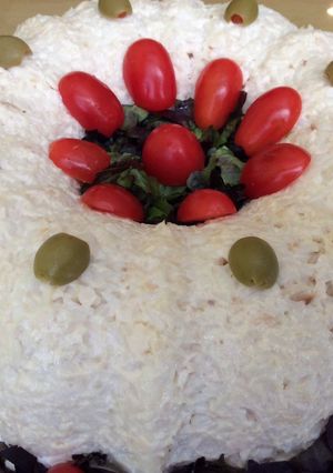 A picture of Chicken with Rice Salad in a Bundt Pan.