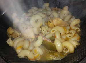 Una foto de 🍲🇪🇸 Guiso del Duelo Ibérico y Charrúa 🇺🇾⚽