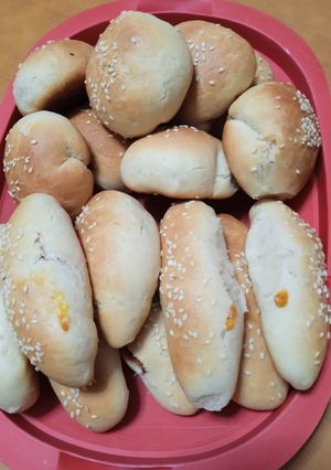 Φωτογραφία της συνταγής Τυροπιτάκια και λουκανικοπιτάκια με αφράτη ζύμη