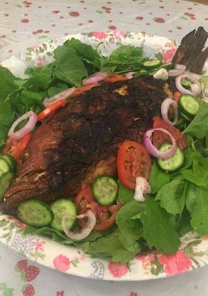 صورة لوصفة سمكة الهامور مشوية على الفحم🐟🐟