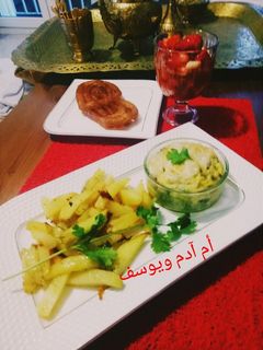 صورة لوصفة بطاطا مقلية مع صلصة رائعة 💚