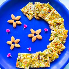 A picture of Mix Dry Fruits Chikki.
