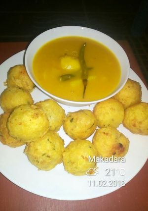 A picture of Potato balls.