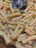 Maccheroni crema di zucchine e speck