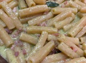 Foto di Maccheroni crema di zucchine e speck