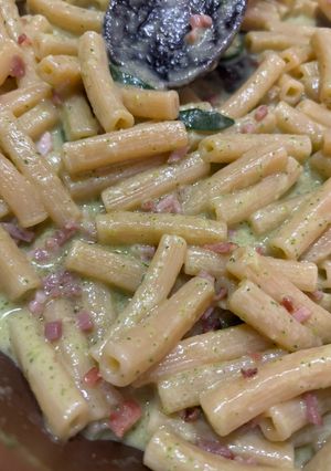 Foto di Maccheroni crema di zucchine e speck