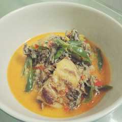 รูปของ Ikan Asap jamur grigit masak santan