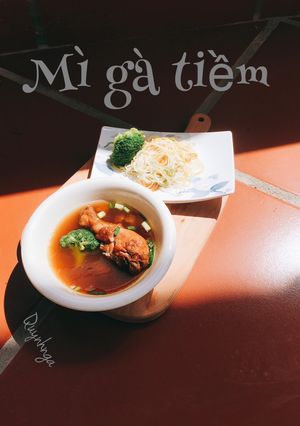 Hình của món Mì gà tiềm.