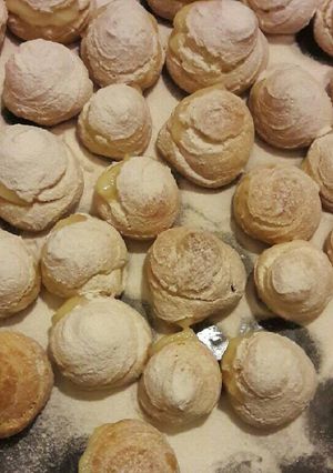 Una foto de Profiteroles de crema pastelera