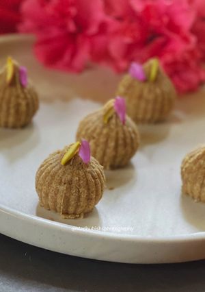A picture of Jowar Modak.