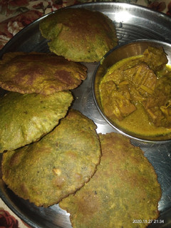 पालक की कचौड़ी (Palak ki kachori recipe in hindi) रेसिपी मुख्य फोटो