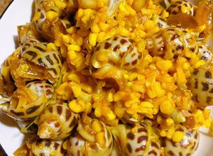 Hình của món Ốc hương sốt trứng muối.