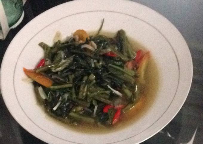Cara Gampang Menyiapkan Tumis kangkung terasi sedap, Lezat Sekali