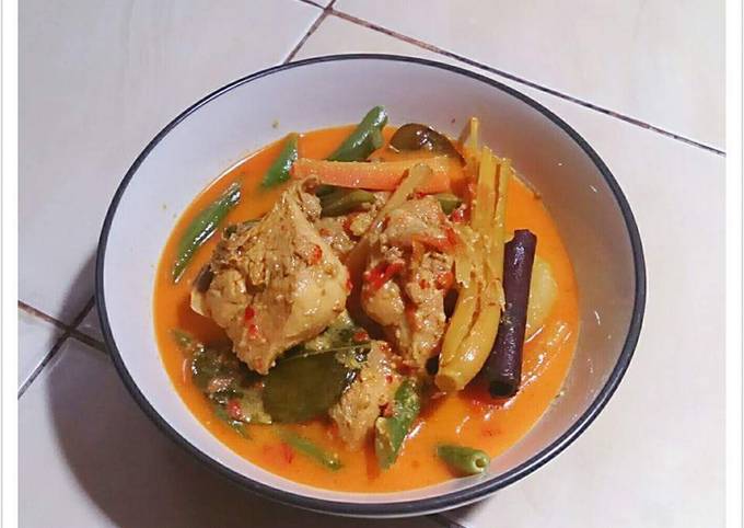 Opor ayam dan bumbu rempah2