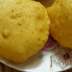 A picture of Bhatura.