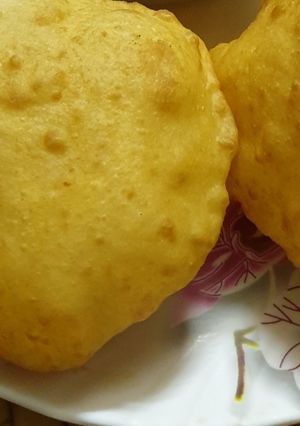 A picture of Bhatura.