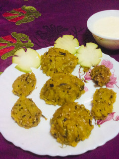 A picture of Bottle gourd muthiya.